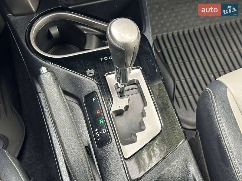 Внедорожник / Кроссовер Toyota RAV4 2017 в Киеве