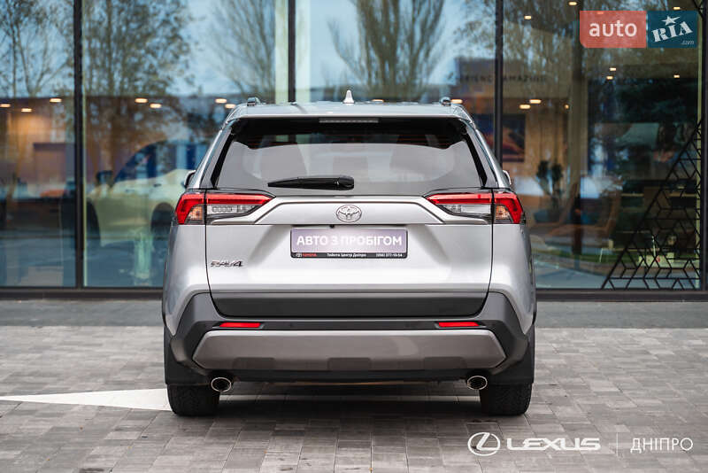 Внедорожник / Кроссовер Toyota RAV4 2019 в Днепре