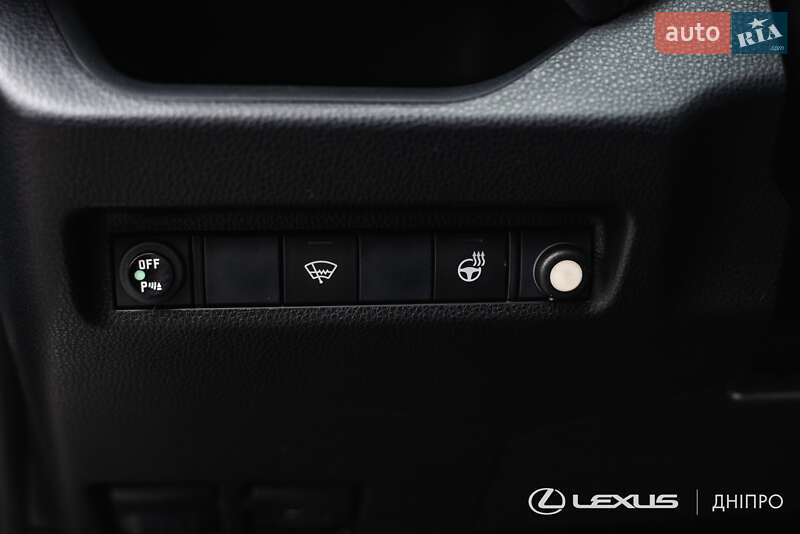 Внедорожник / Кроссовер Toyota RAV4 2019 в Днепре