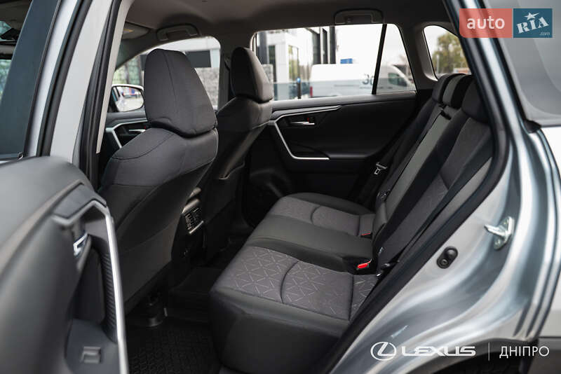 Внедорожник / Кроссовер Toyota RAV4 2019 в Днепре