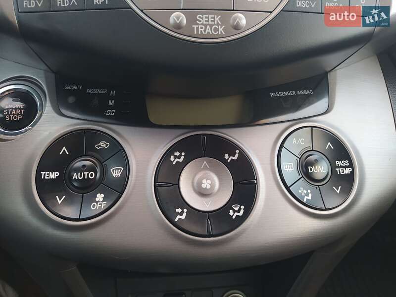 Внедорожник / Кроссовер Toyota RAV4 2007 в Дубно