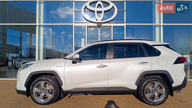 Внедорожник / Кроссовер Toyota RAV4 2019 в Киеве