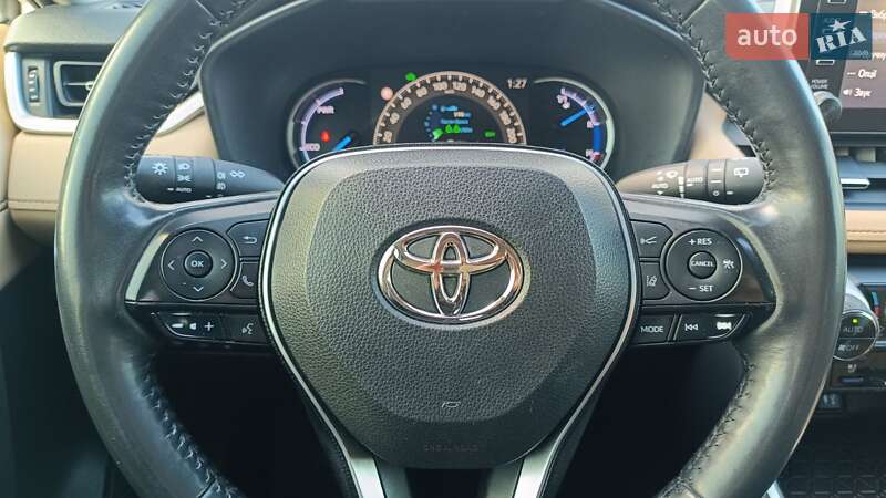 Внедорожник / Кроссовер Toyota RAV4 2019 в Киеве