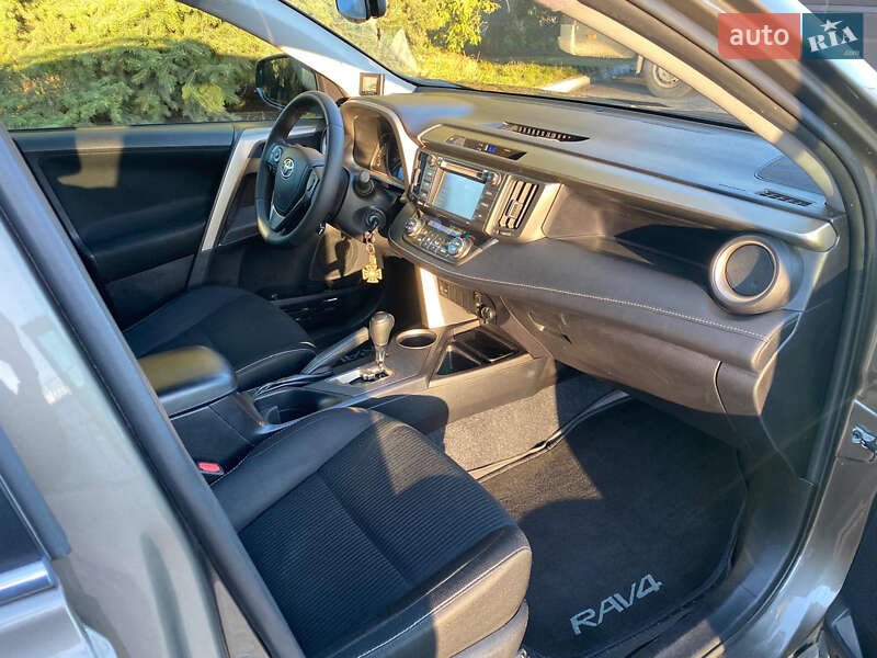Внедорожник / Кроссовер Toyota RAV4 2014 в Львове