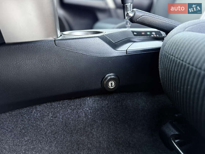 Внедорожник / Кроссовер Toyota RAV4 2013 в Киеве фото 48 Внедорожник / Кроссовер Toyota RAV4 2013 в Киеве