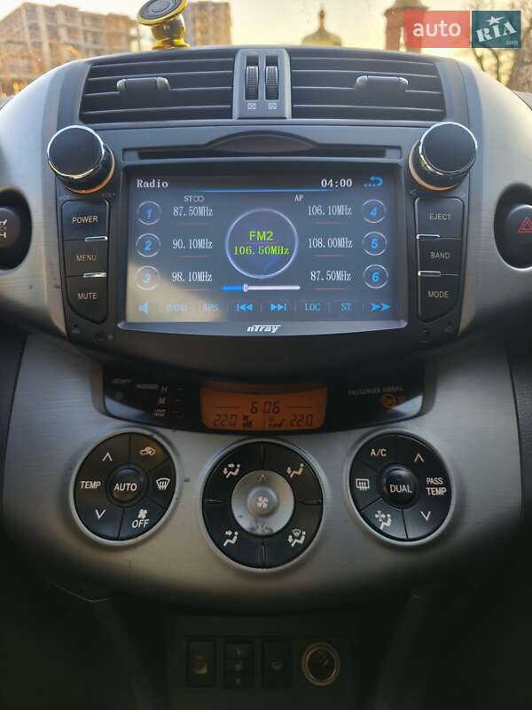 Внедорожник / Кроссовер Toyota RAV4 2006 в Киеве