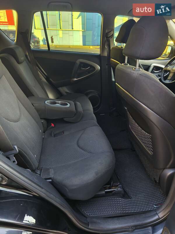 Внедорожник / Кроссовер Toyota RAV4 2006 в Киеве