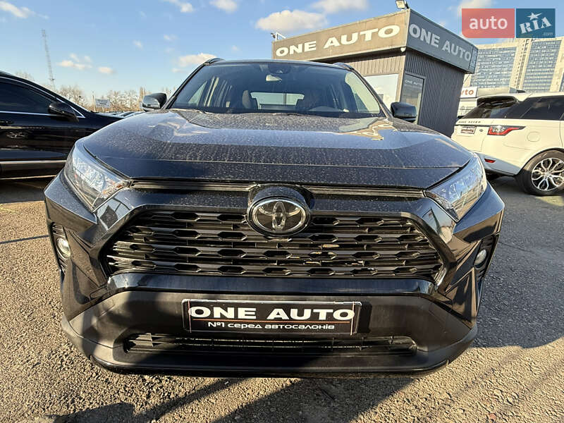 Внедорожник / Кроссовер Toyota RAV4 2018 в Киеве