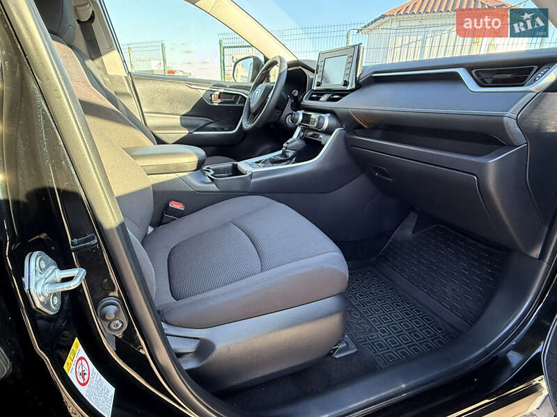 Внедорожник / Кроссовер Toyota RAV4 2018 в Киеве