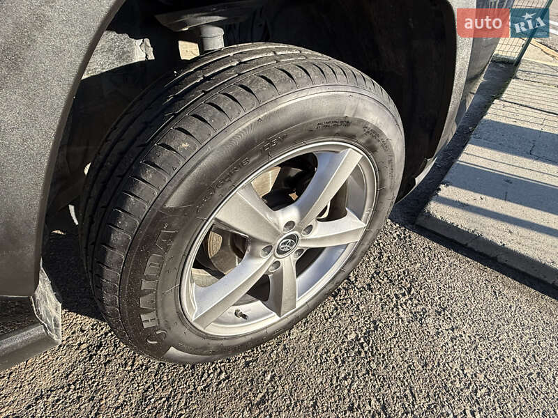 Внедорожник / Кроссовер Toyota RAV4 2018 в Киеве