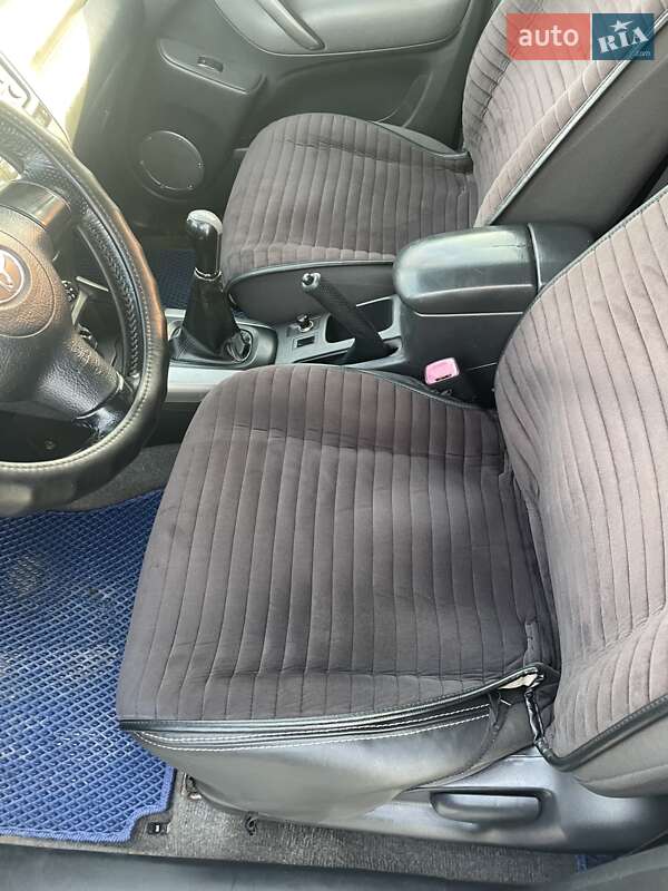 Внедорожник / Кроссовер Toyota RAV4 2005 в Звягеле