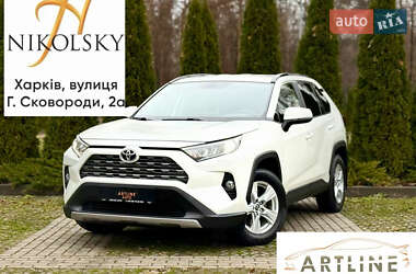 Внедорожник / Кроссовер Toyota RAV4 2019 в Харькове