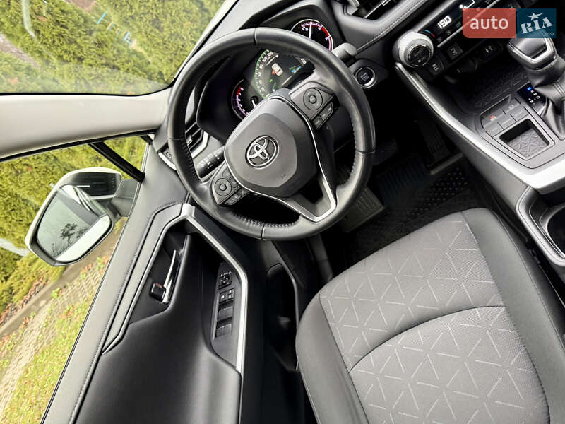 Внедорожник / Кроссовер Toyota RAV4 2019 в Харькове фото 35 Внедорожник / Кроссовер Toyota RAV4 2019 в Харькове