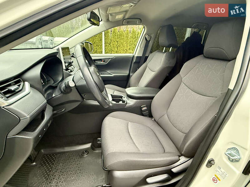 Внедорожник / Кроссовер Toyota RAV4 2019 в Харькове фото 40 Внедорожник / Кроссовер Toyota RAV4 2019 в Харькове