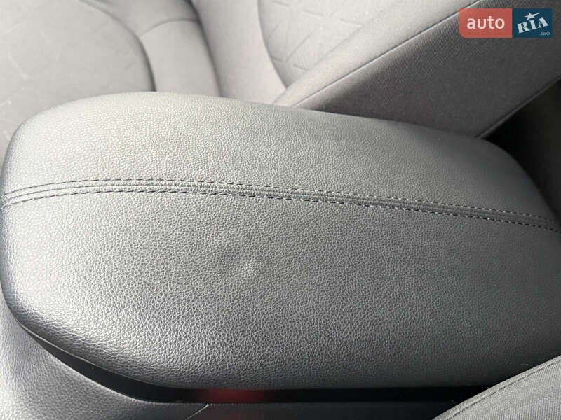 Внедорожник / Кроссовер Toyota RAV4 2019 в Харькове фото 45 Внедорожник / Кроссовер Toyota RAV4 2019 в Харькове