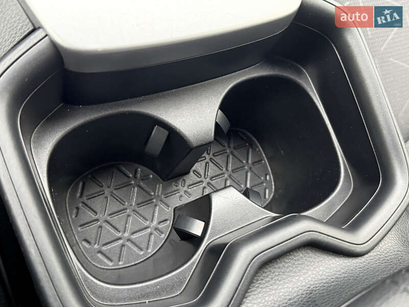 Внедорожник / Кроссовер Toyota RAV4 2019 в Харькове фото 48 Внедорожник / Кроссовер Toyota RAV4 2019 в Харькове