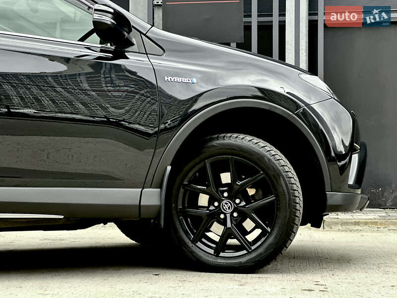 Внедорожник / Кроссовер Toyota RAV4 2018 в Киеве фото 13 Внедорожник / Кроссовер Toyota RAV4 2018 в Киеве