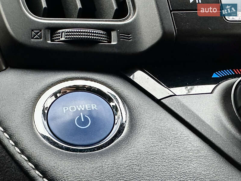 Внедорожник / Кроссовер Toyota RAV4 2018 в Киеве фото 36 Внедорожник / Кроссовер Toyota RAV4 2018 в Киеве