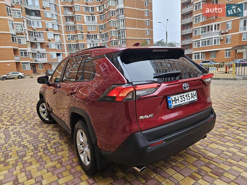 Внедорожник / Кроссовер Toyota RAV4 2021 в Одессе