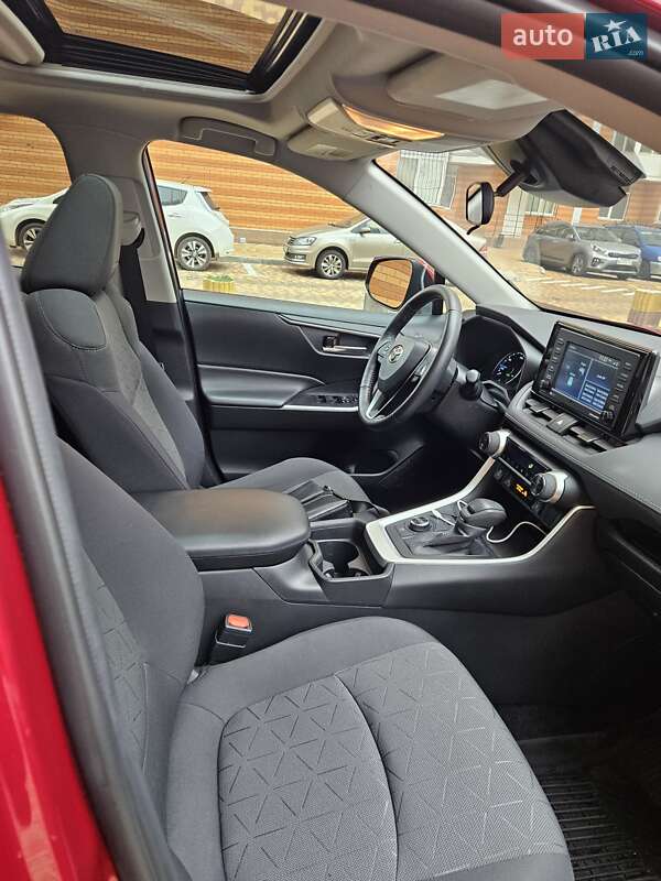 Внедорожник / Кроссовер Toyota RAV4 2021 в Одессе