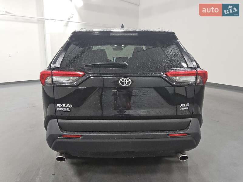 Внедорожник / Кроссовер Toyota RAV4 2024 в Киеве