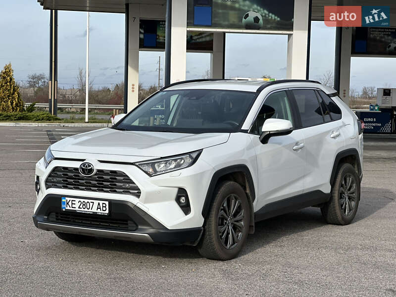 Внедорожник / Кроссовер Toyota RAV4 2023 в Днепре