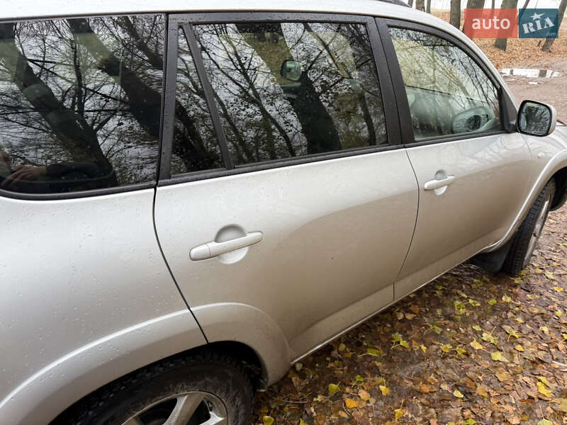 Внедорожник / Кроссовер Toyota RAV4 2007 в Черкассах