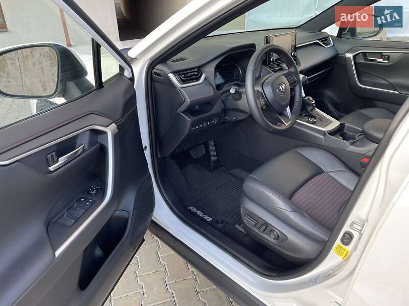 Внедорожник / Кроссовер Toyota RAV4 2021 в Одессе