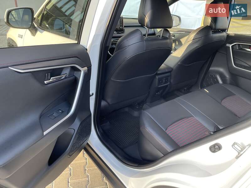 Внедорожник / Кроссовер Toyota RAV4 2021 в Одессе