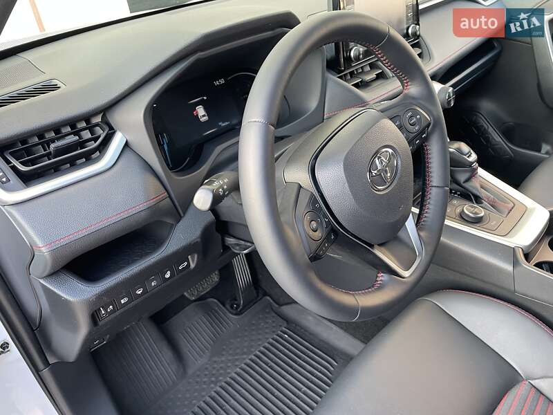 Внедорожник / Кроссовер Toyota RAV4 2021 в Одессе