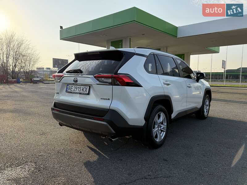 Внедорожник / Кроссовер Toyota RAV4 2019 в Днепре
