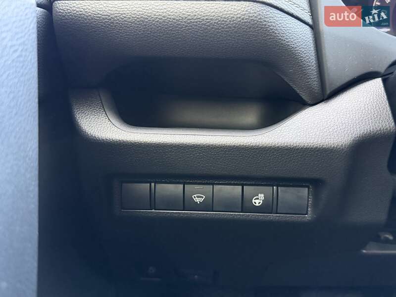 Внедорожник / Кроссовер Toyota RAV4 2019 в Днепре