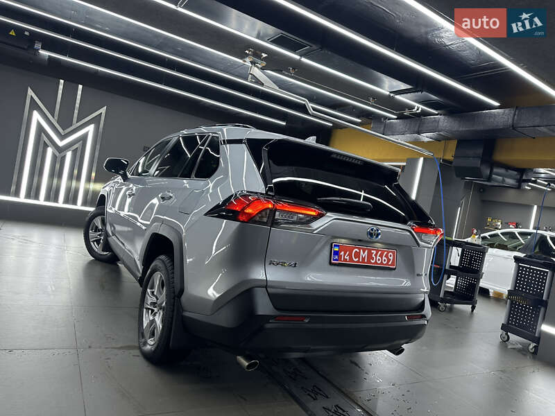 Внедорожник / Кроссовер Toyota RAV4 2022 в Ужгороде