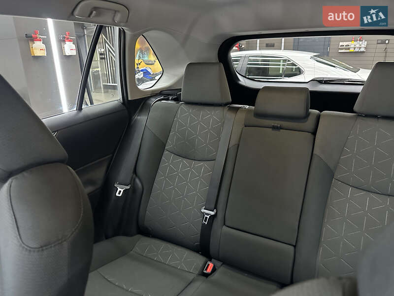 Внедорожник / Кроссовер Toyota RAV4 2022 в Ужгороде