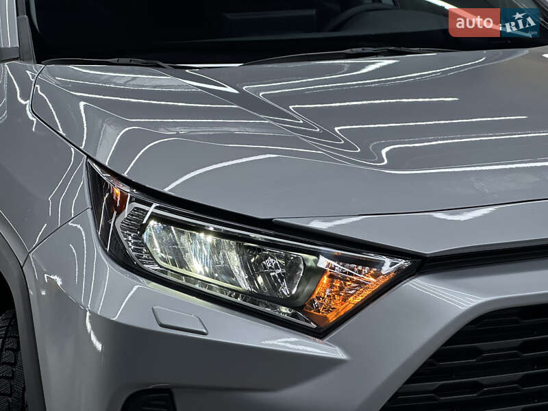 Внедорожник / Кроссовер Toyota RAV4 2022 в Ужгороде