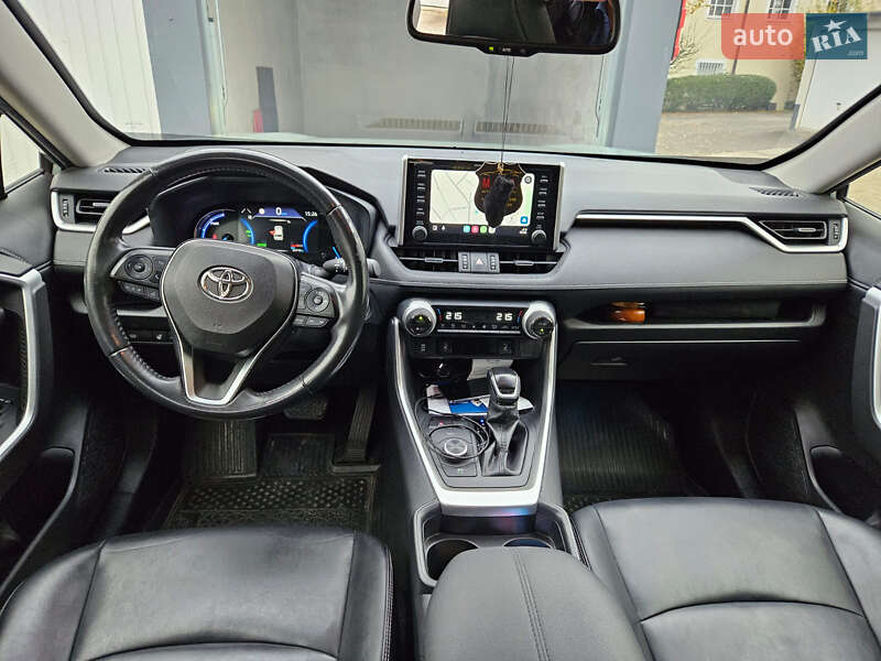 Внедорожник / Кроссовер Toyota RAV4 2020 в Ужгороде