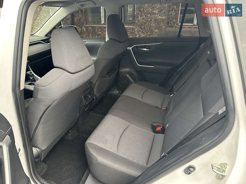 Внедорожник / Кроссовер Toyota RAV4 2019 в Черкассах