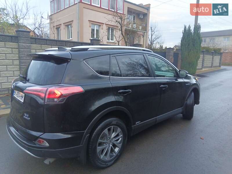 Внедорожник / Кроссовер Toyota RAV4 2016 в Ровно