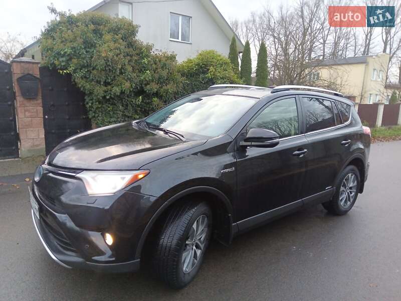 Внедорожник / Кроссовер Toyota RAV4 2016 в Ровно