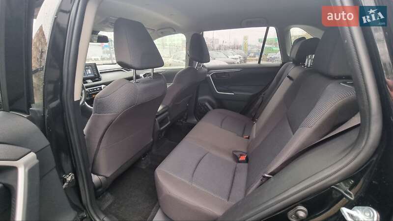 Внедорожник / Кроссовер Toyota RAV4 2018 в Киеве