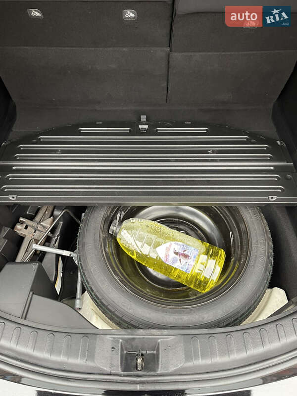 Внедорожник / Кроссовер Toyota RAV4 2018 в Киеве фото 29 Внедорожник / Кроссовер Toyota RAV4 2018 в Киеве