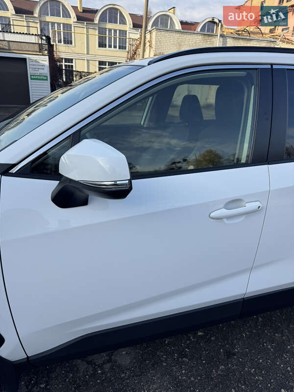 Позашляховик / Кросовер Toyota RAV4 2023 в Харкові