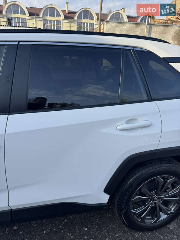 Позашляховик / Кросовер Toyota RAV4 2023 в Харкові