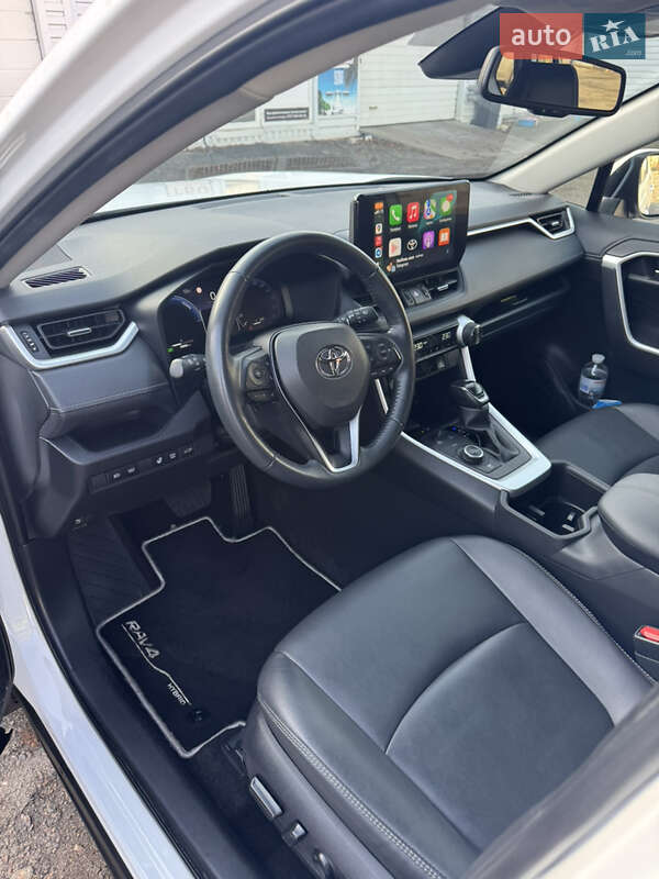Позашляховик / Кросовер Toyota RAV4 2023 в Харкові