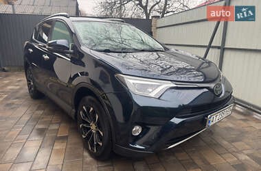Внедорожник / Кроссовер Toyota RAV4 2017 в Киеве