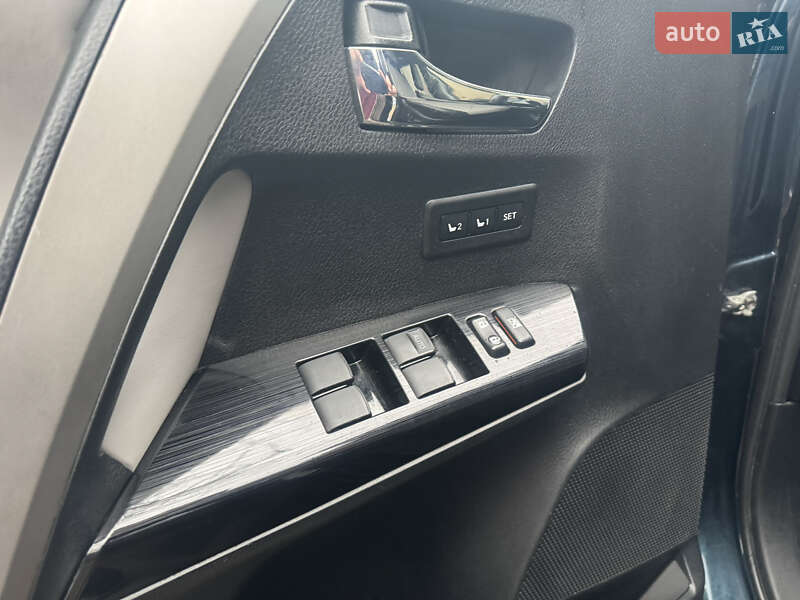 Внедорожник / Кроссовер Toyota RAV4 2017 в Киеве