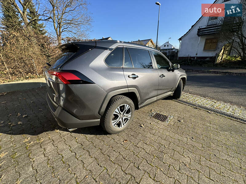 Внедорожник / Кроссовер Toyota RAV4 2021 в Днепре