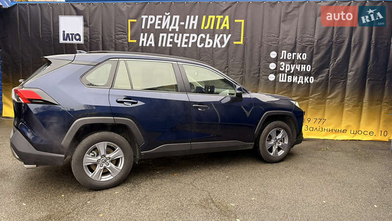 Внедорожник / Кроссовер Toyota RAV4 2023 в Киеве
