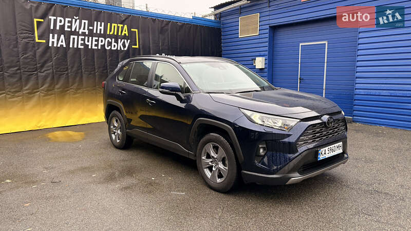 Внедорожник / Кроссовер Toyota RAV4 2023 в Киеве