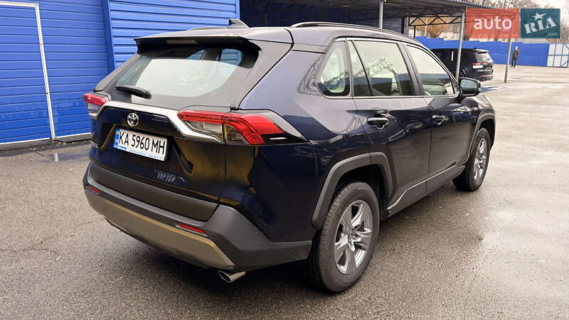 Внедорожник / Кроссовер Toyota RAV4 2023 в Киеве